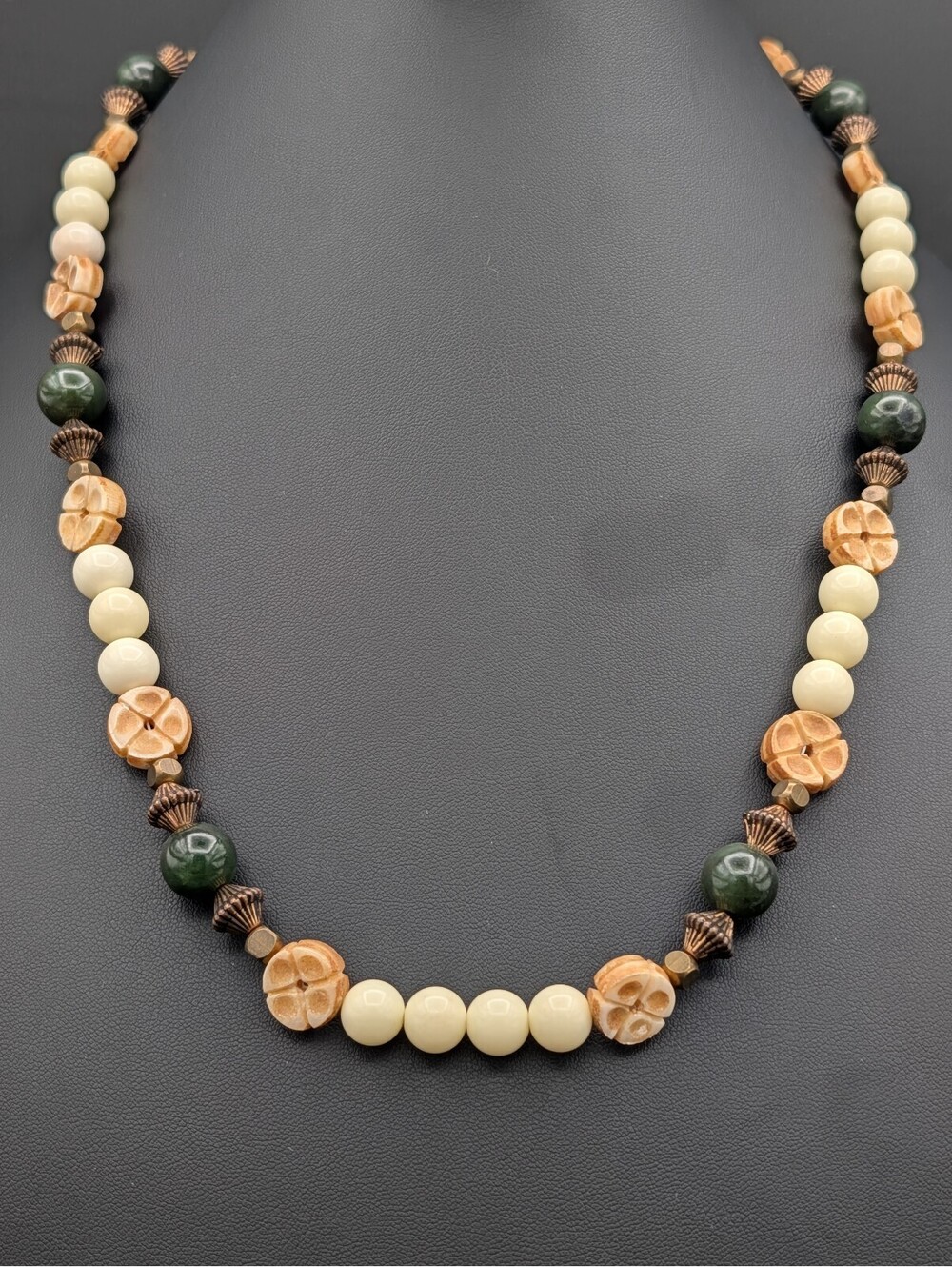 Vtg Green Jade Cream Stone Carved Flower Necklace 24"1/20 12K Gold Filled Clasp